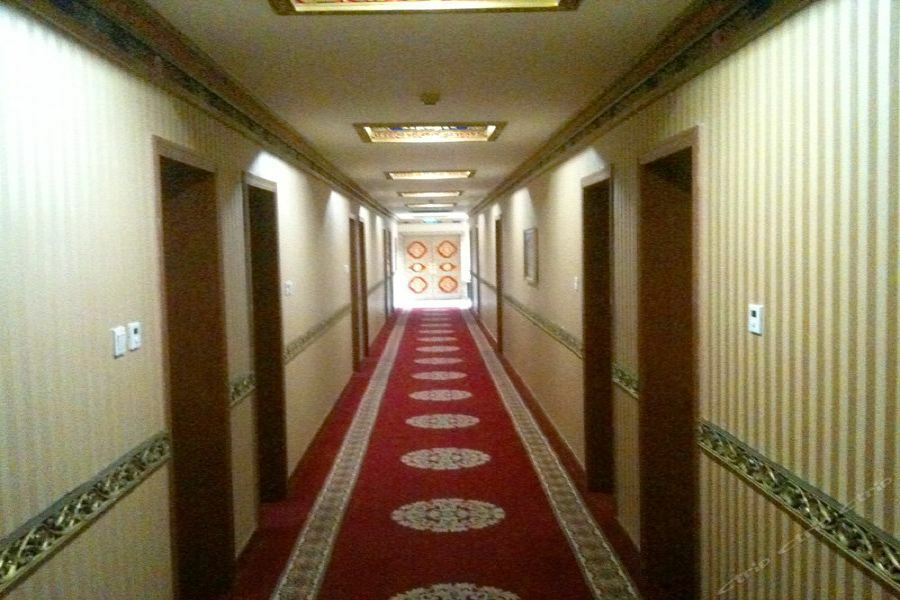 Xiahe Labrang Wangfu Hotel Сяхэ Экстерьер фото